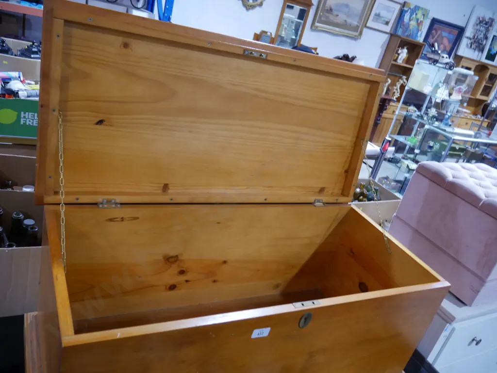 Wooden trunk Image 1++