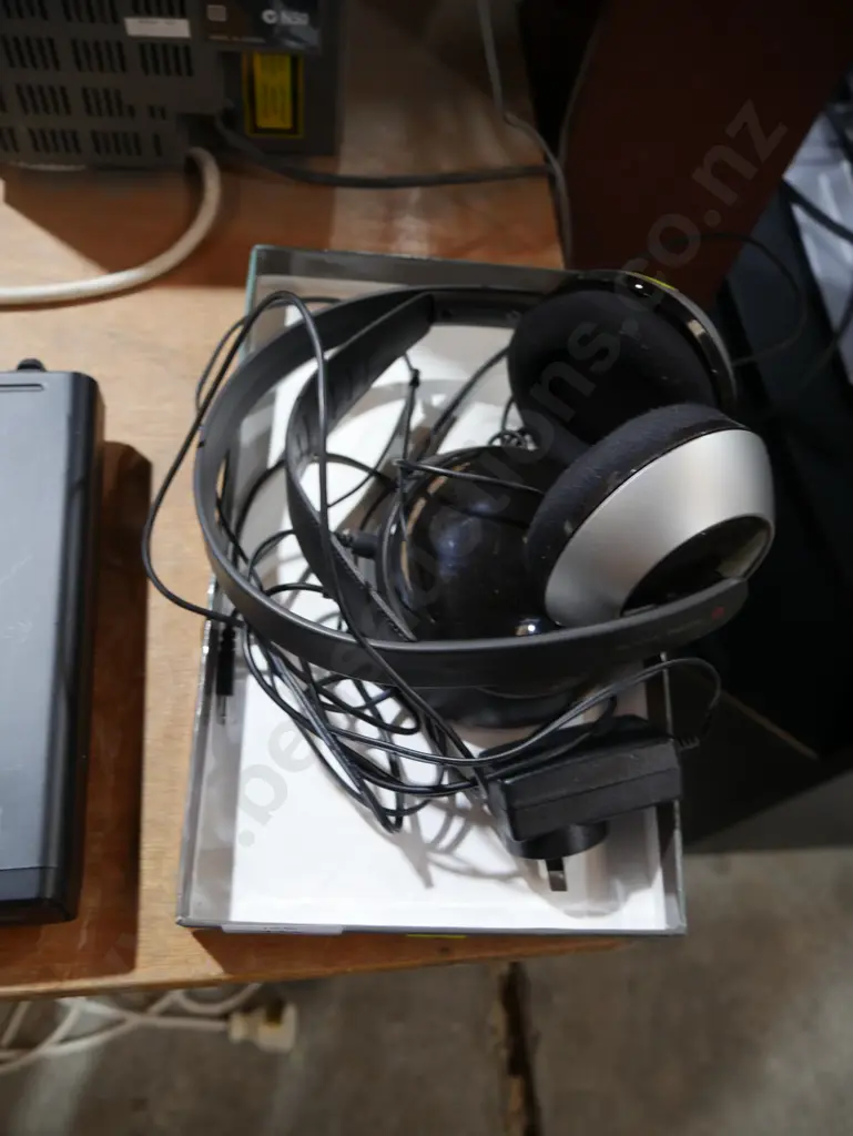Phillips headphones Image 1++