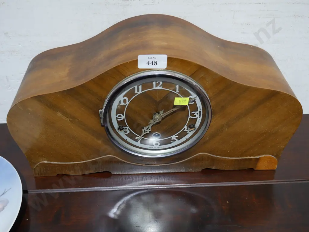 Wooden mantle clock Image 1++