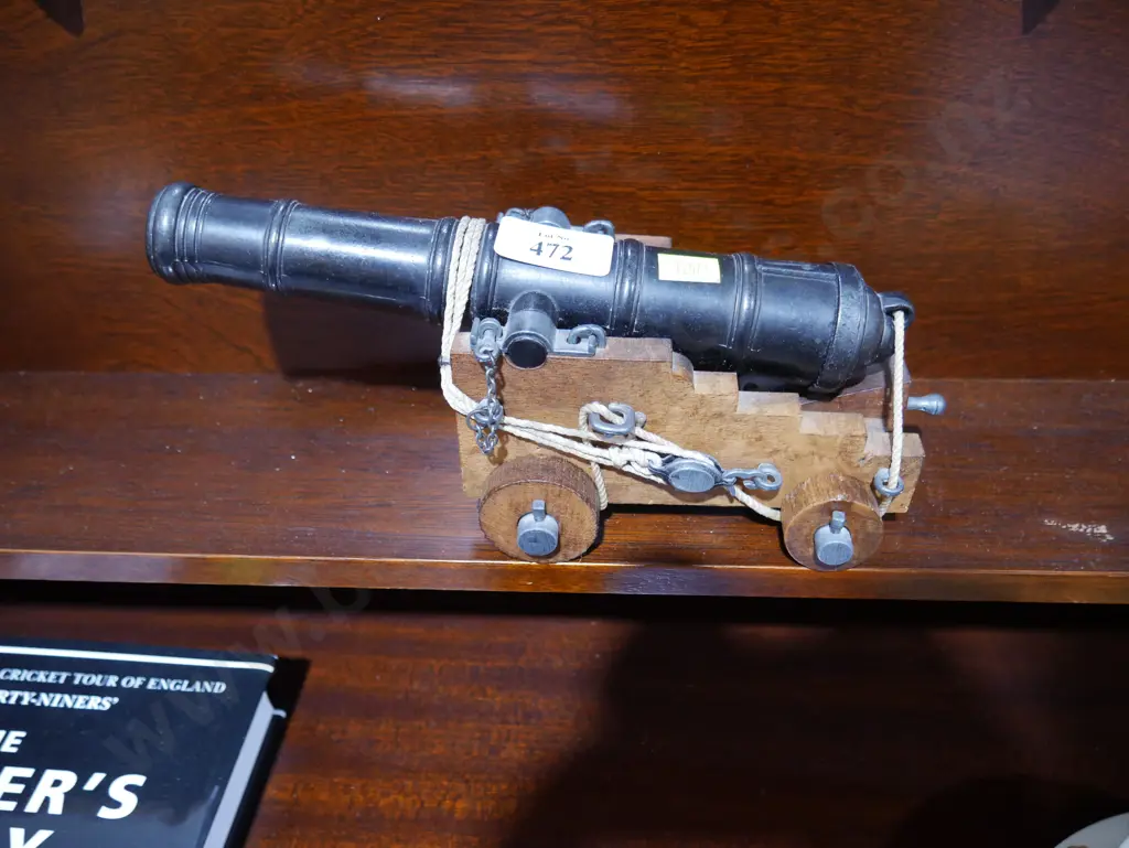 Canon ornament Image 1++
