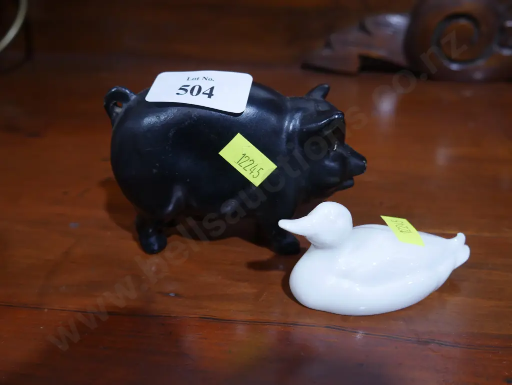 Pig and duck figurines Image 1++