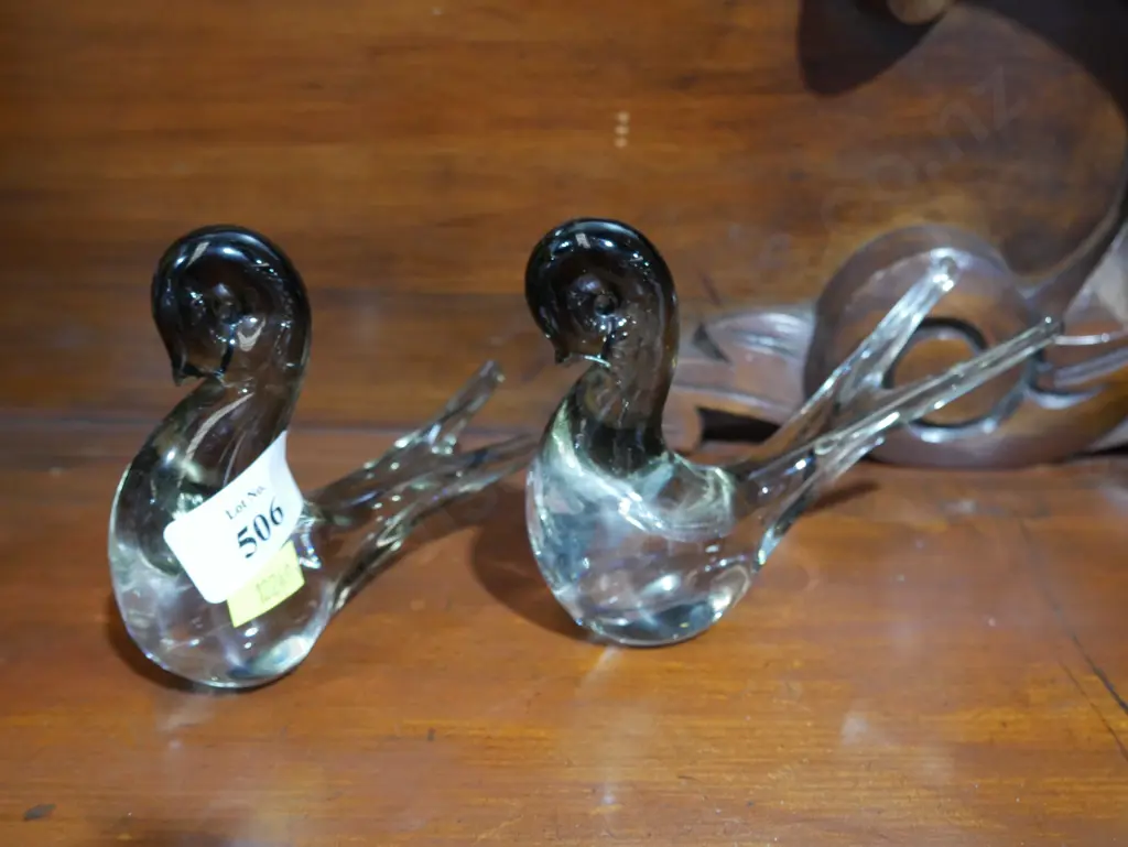 2 glass doves Image 1++