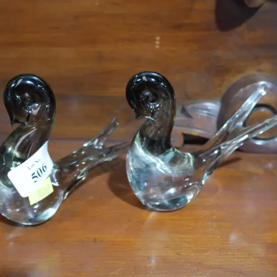 2 glass doves