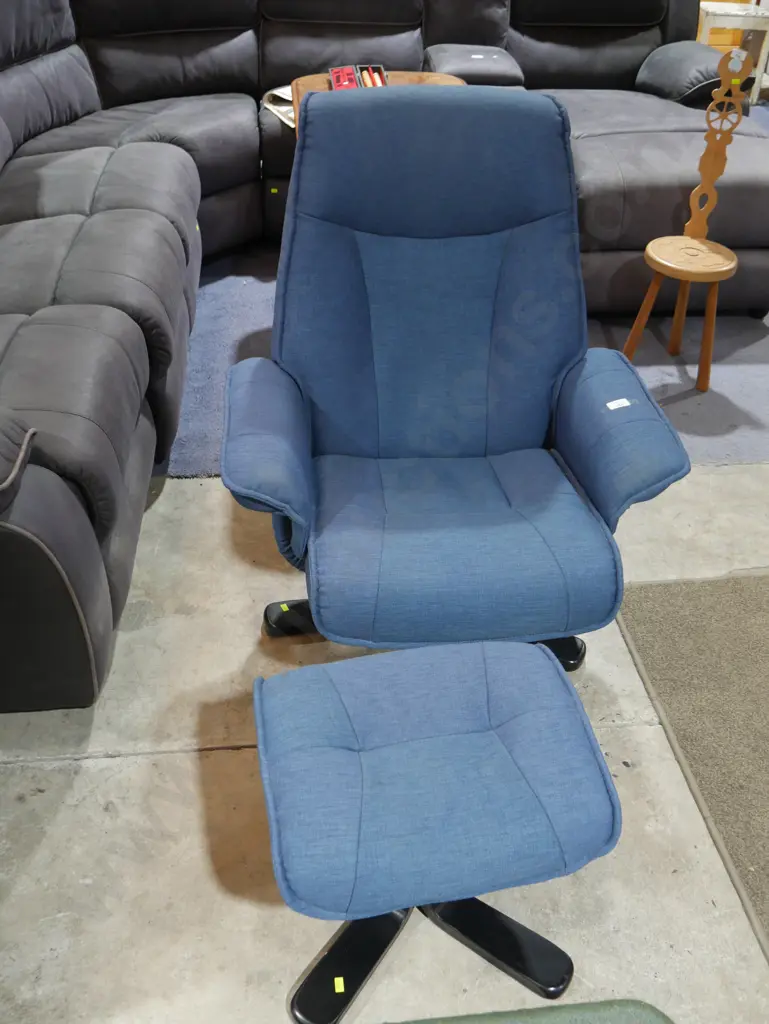 Armchair and footstool Image 1++