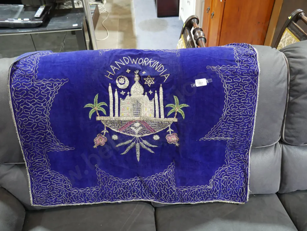 Hand work India embroidered wall hanging Image 1++