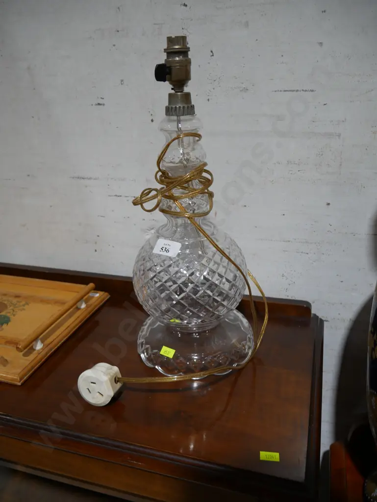 Clear cut crystal table lamp Image 1++