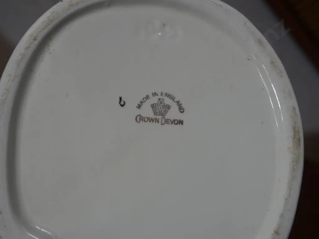 Crown Devon Bonzo ceramic dog biscuits barrell Image 1++