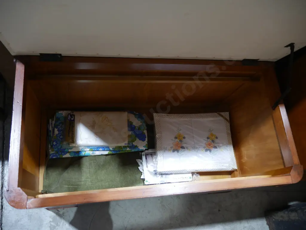 Blanket box Image 1++
