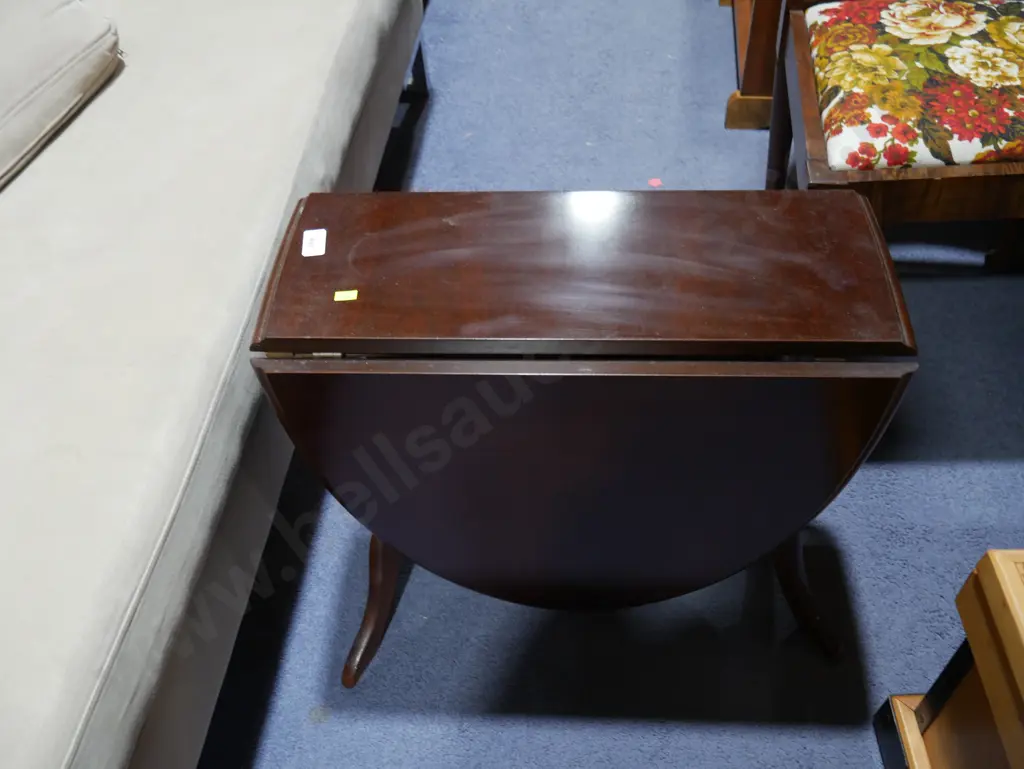 Small table mahogany Image 1++