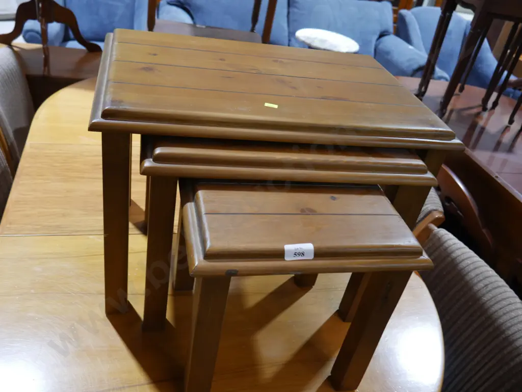Nest of 3 tables Image 1++