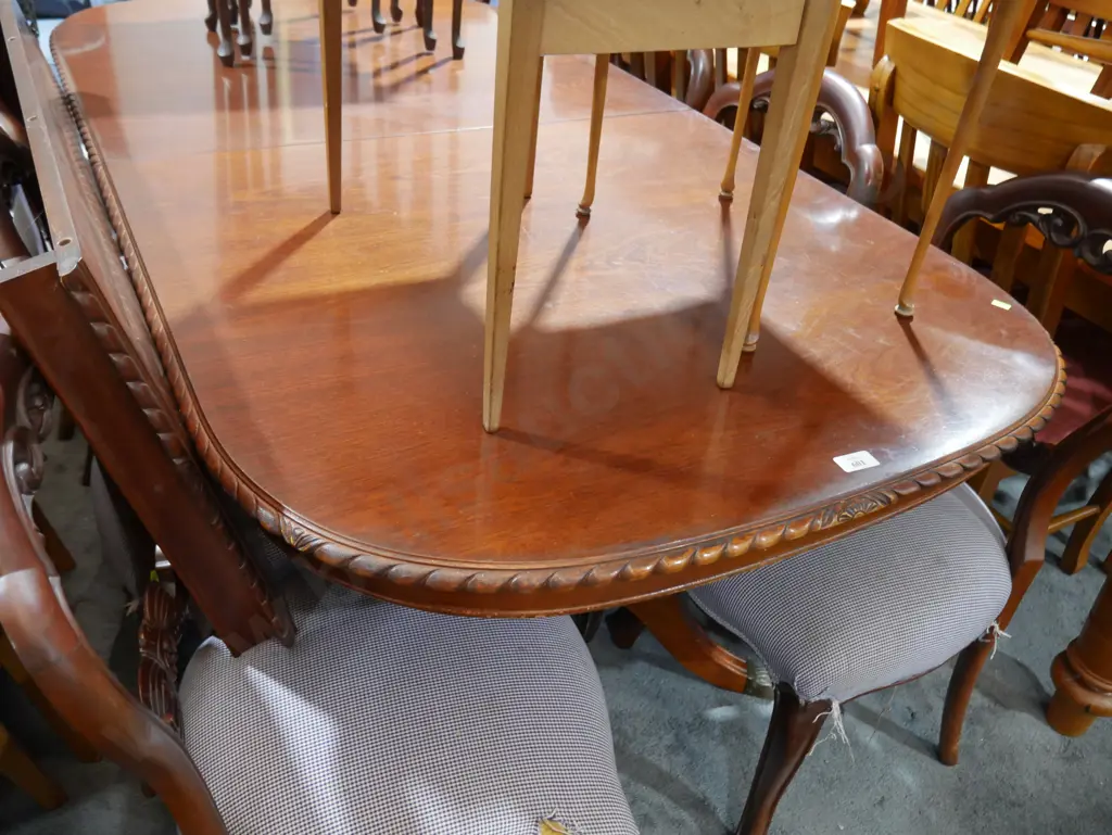 Mahogany rope edge dining table and 6 chairs (damaged chairs) Image 1++
