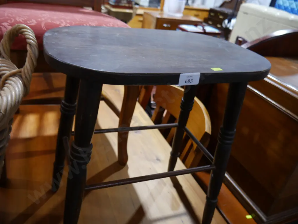 Stool Image 1++