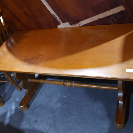 Occasional table