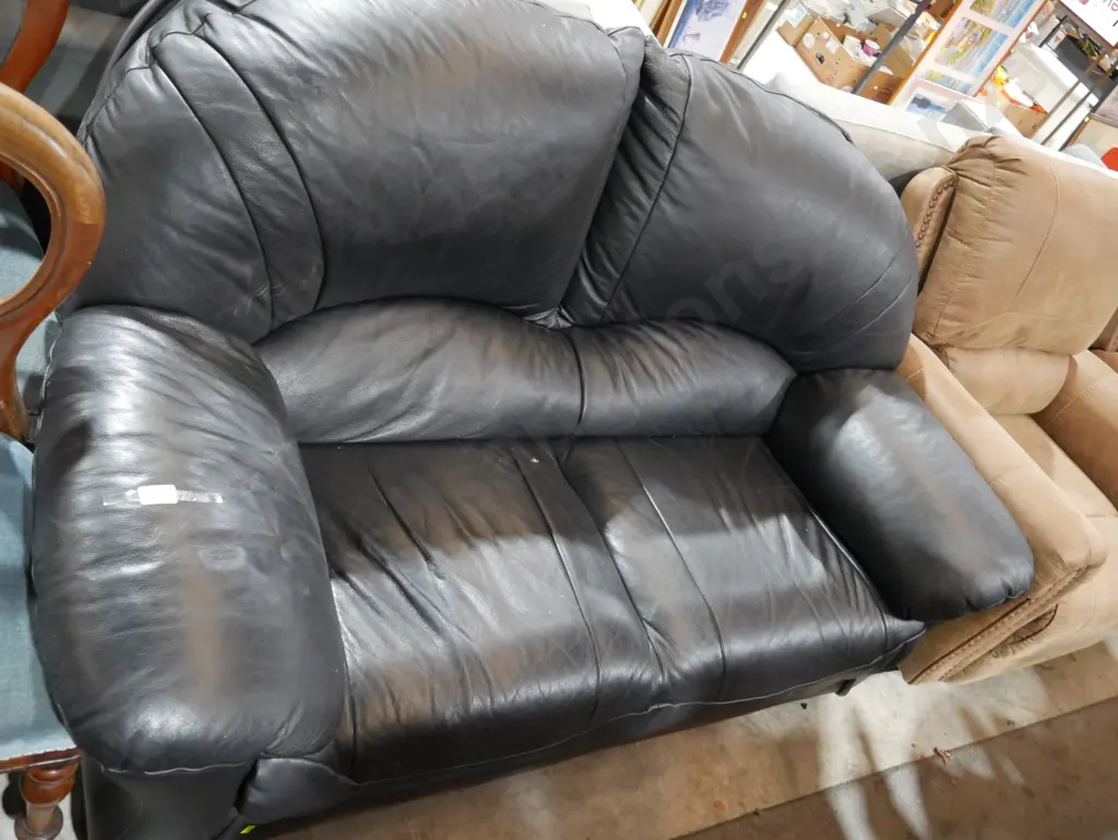 Leather settee Image 1++
