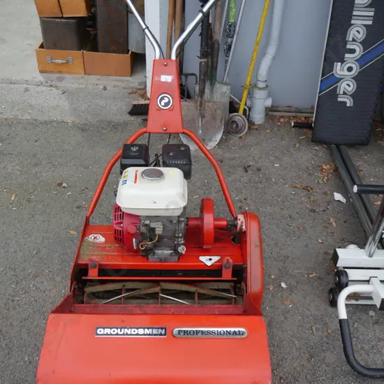 Groundsmen reel mower