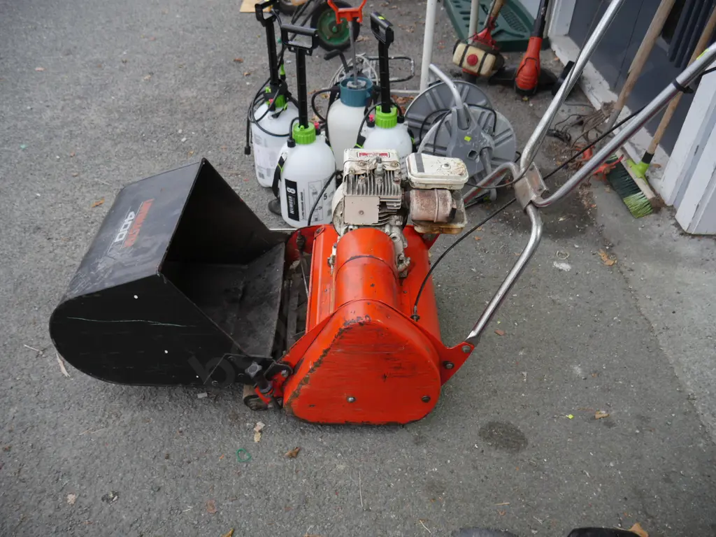 Lawnmaster 400 reel mower Image 1++