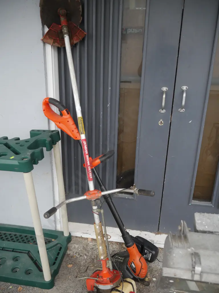 Brush cutters Image 1++