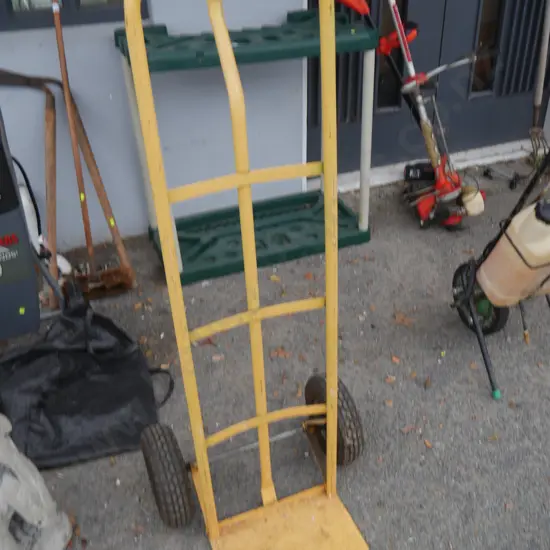 Sack barrow