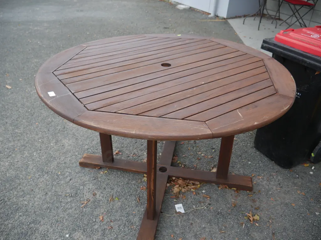 Wooden outdoor table Image 1++