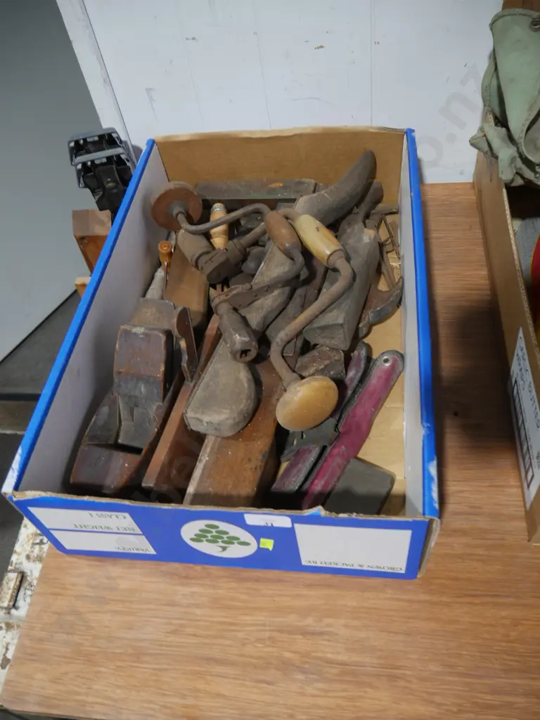 Old tools Image 1++