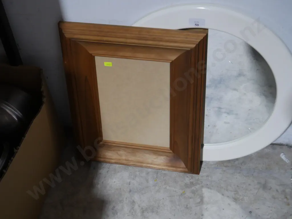 Picture frame and round wall mirror Image 1++