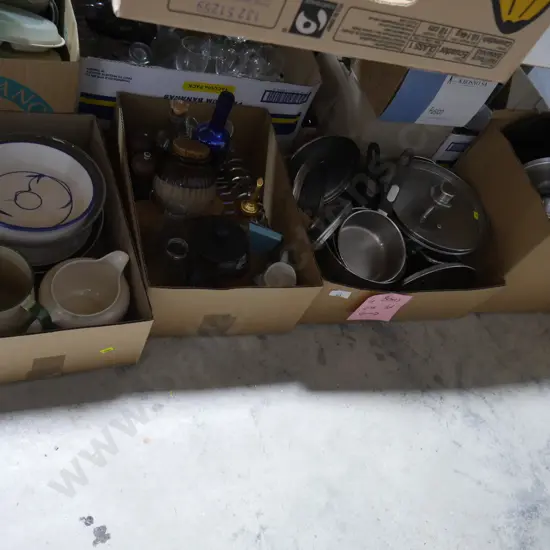 4 boxes of kitchenware