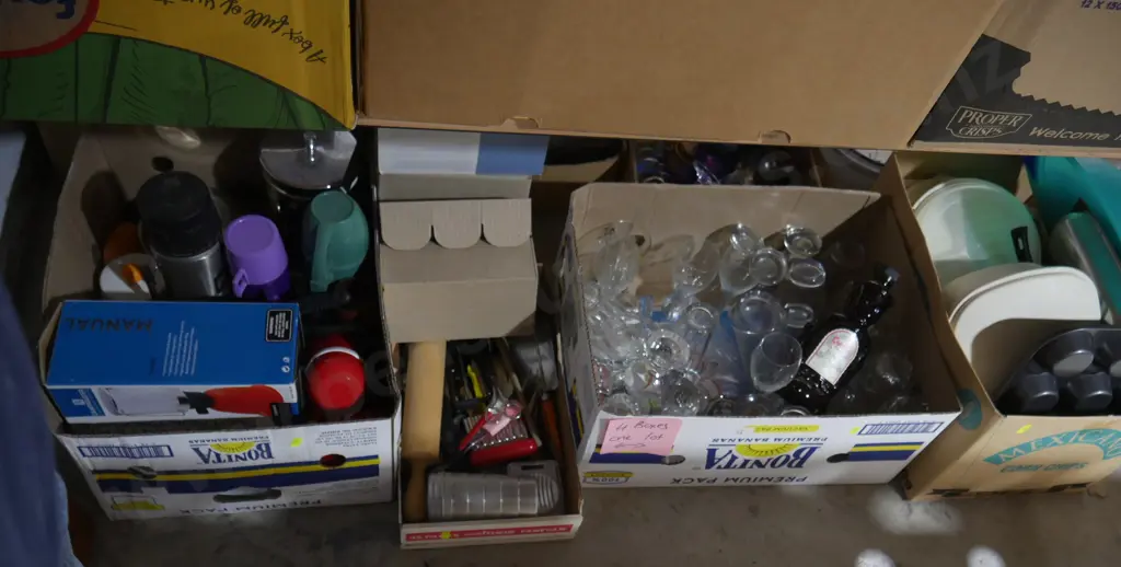 4 boxes of kitchenware Image 1++