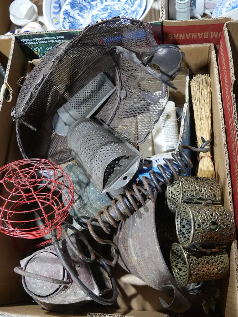 Vintage metalware etc Image 1++