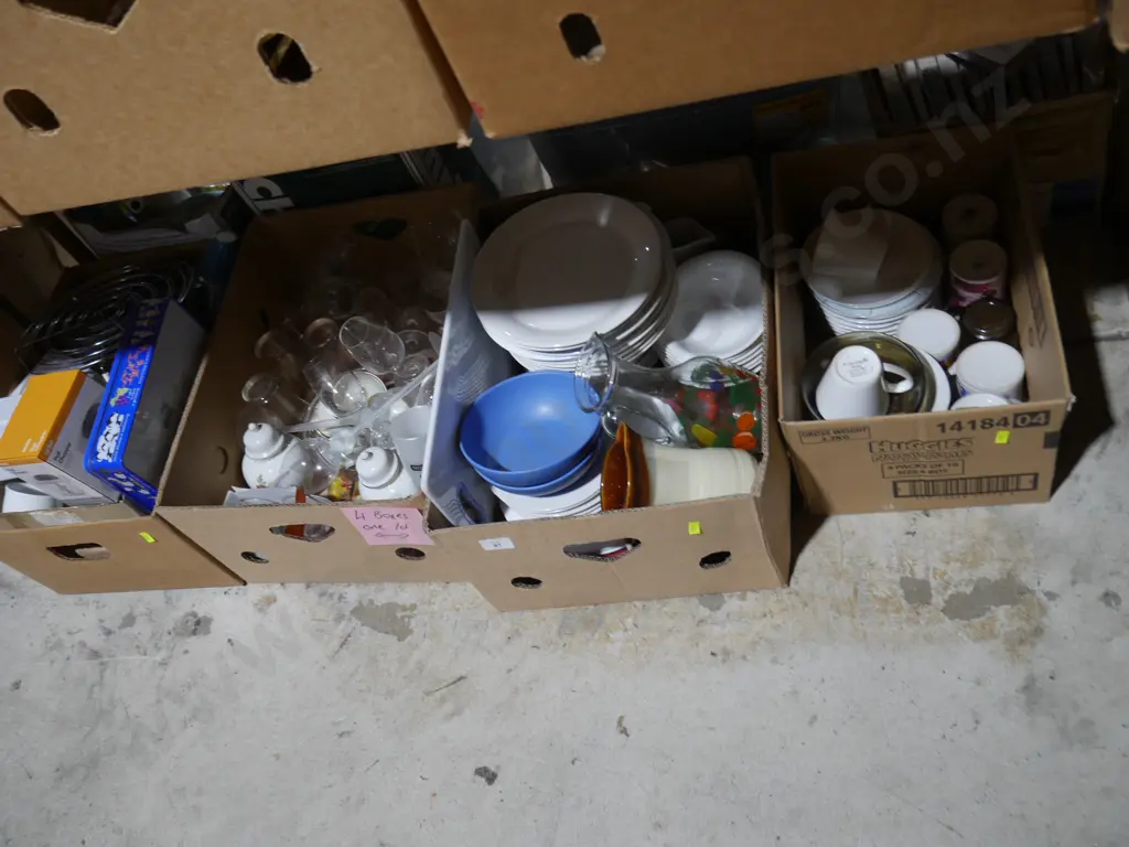 4 boxes of kitchenware Image 1++