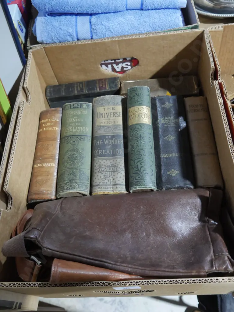 Vintage books and leather bags Image 1++