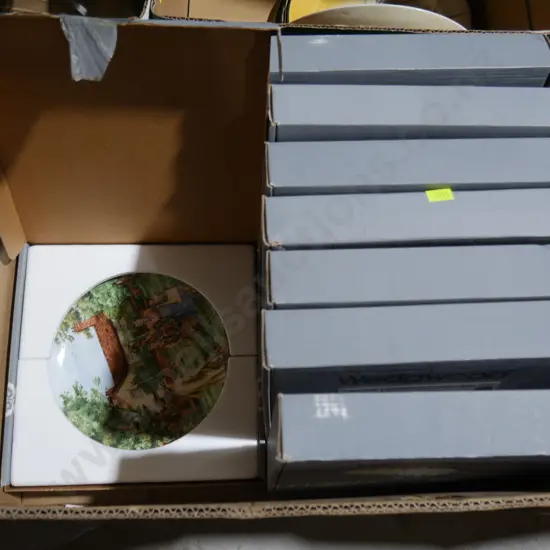 Assorted Wedgwood picture plates