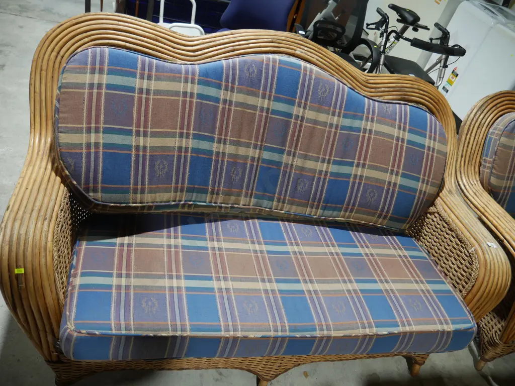 Cane settee Image 1++