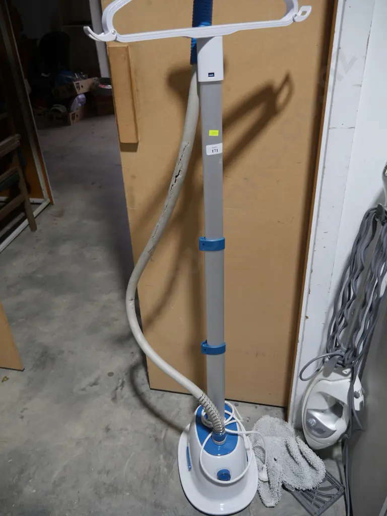 Garment steamer Image 1++