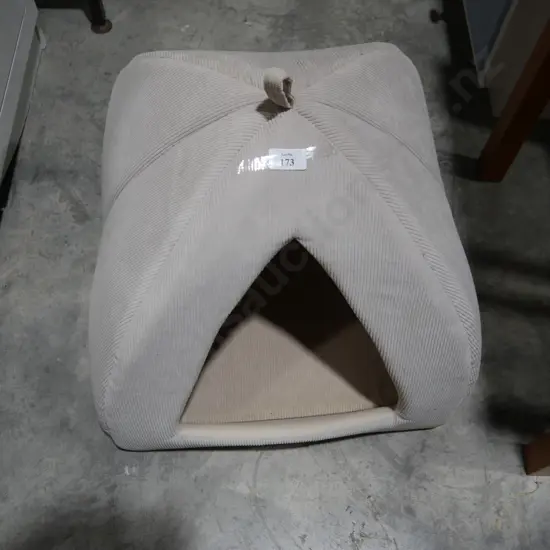 Pet bed