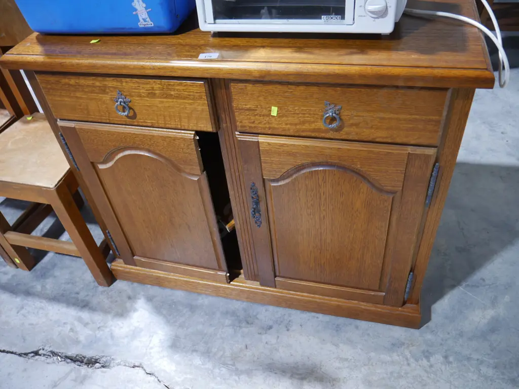 Sideboard -  as is Image 1++