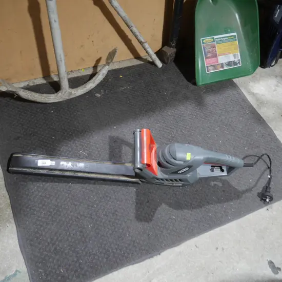 Ozito hedge trimmer