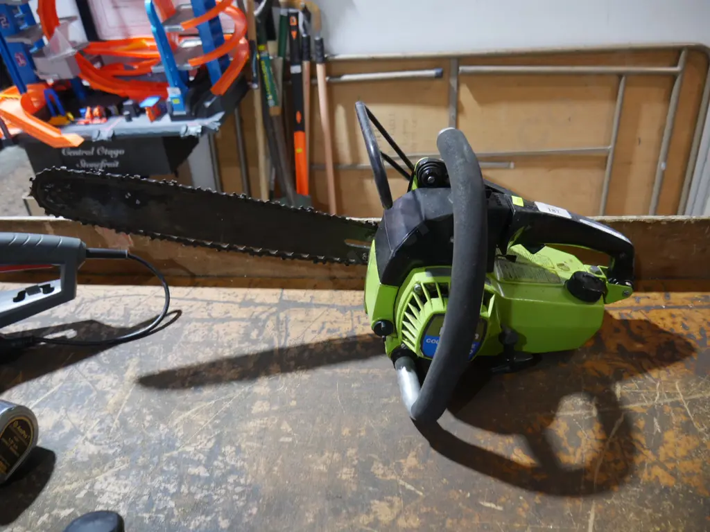Poulan chainsaw Image 1++