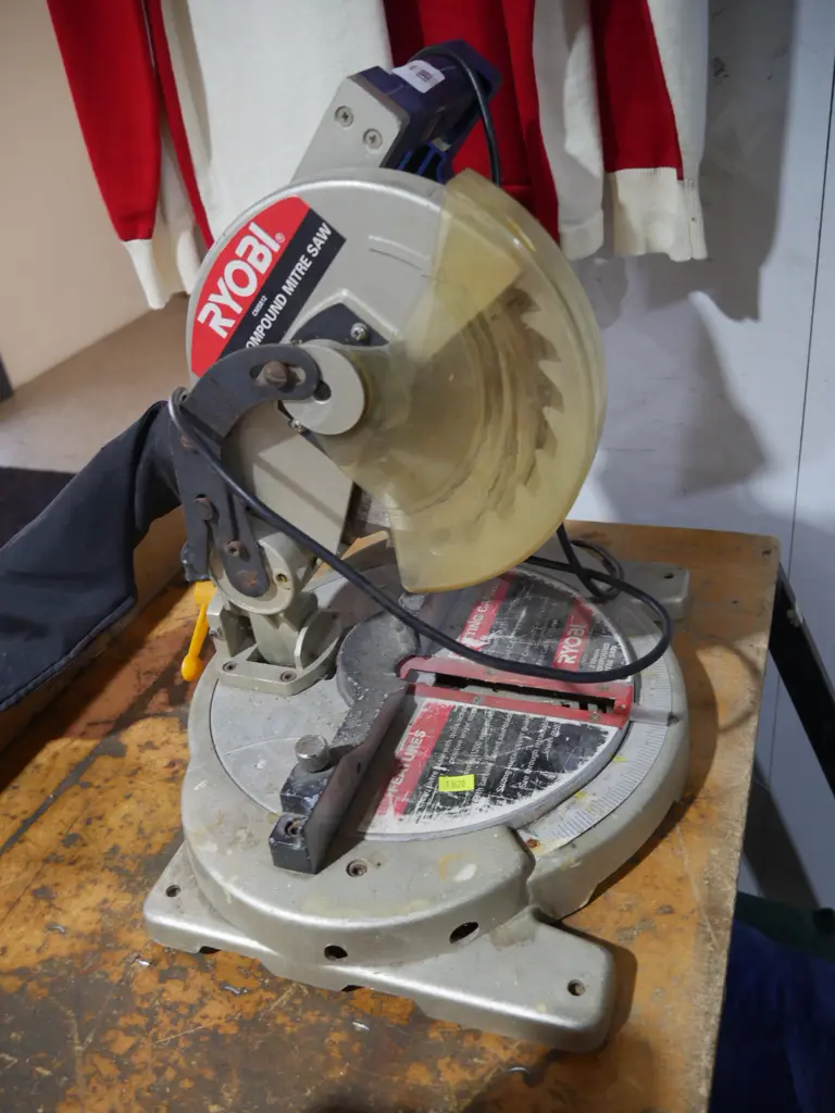 Ryobi compound mitre saw Image 1++