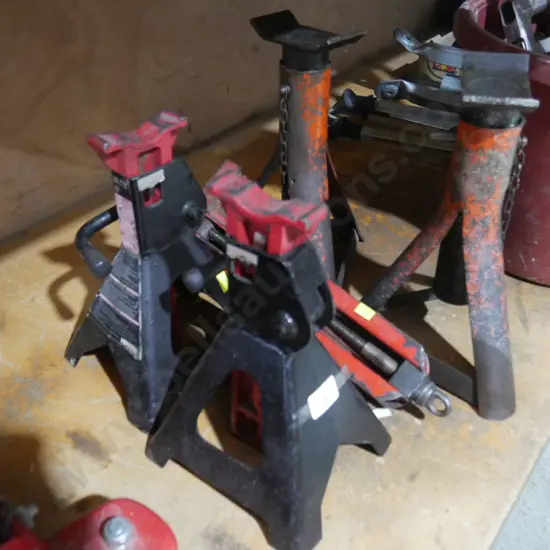 Jack stands