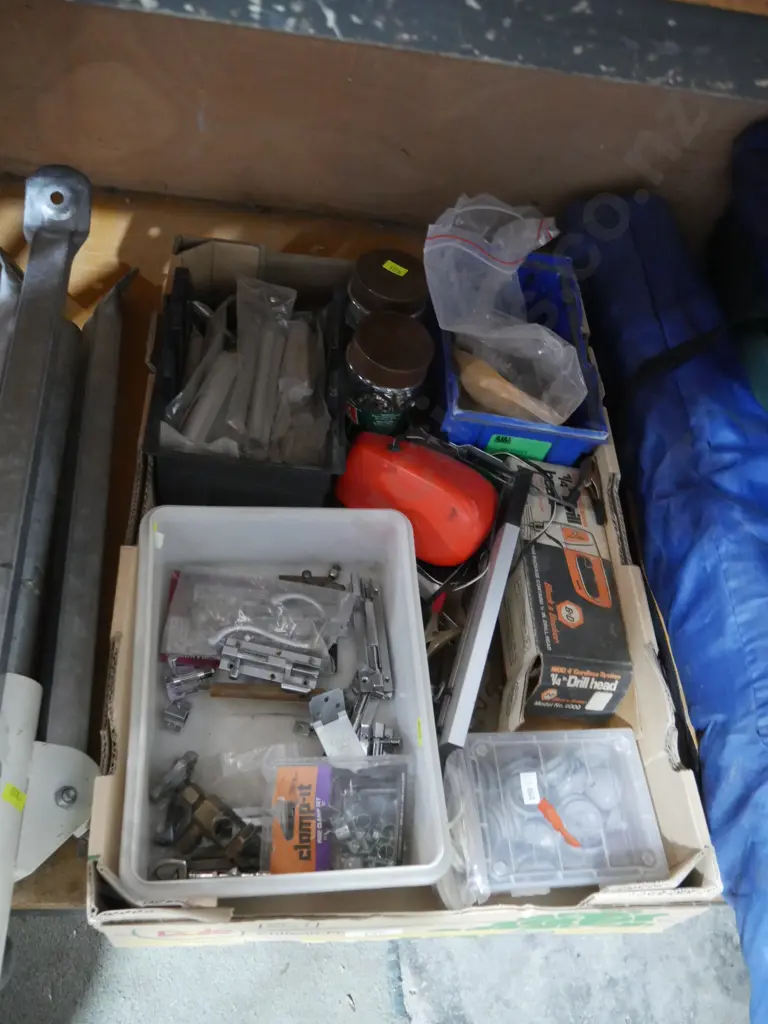 Door bolts, garage sundries Image 1++