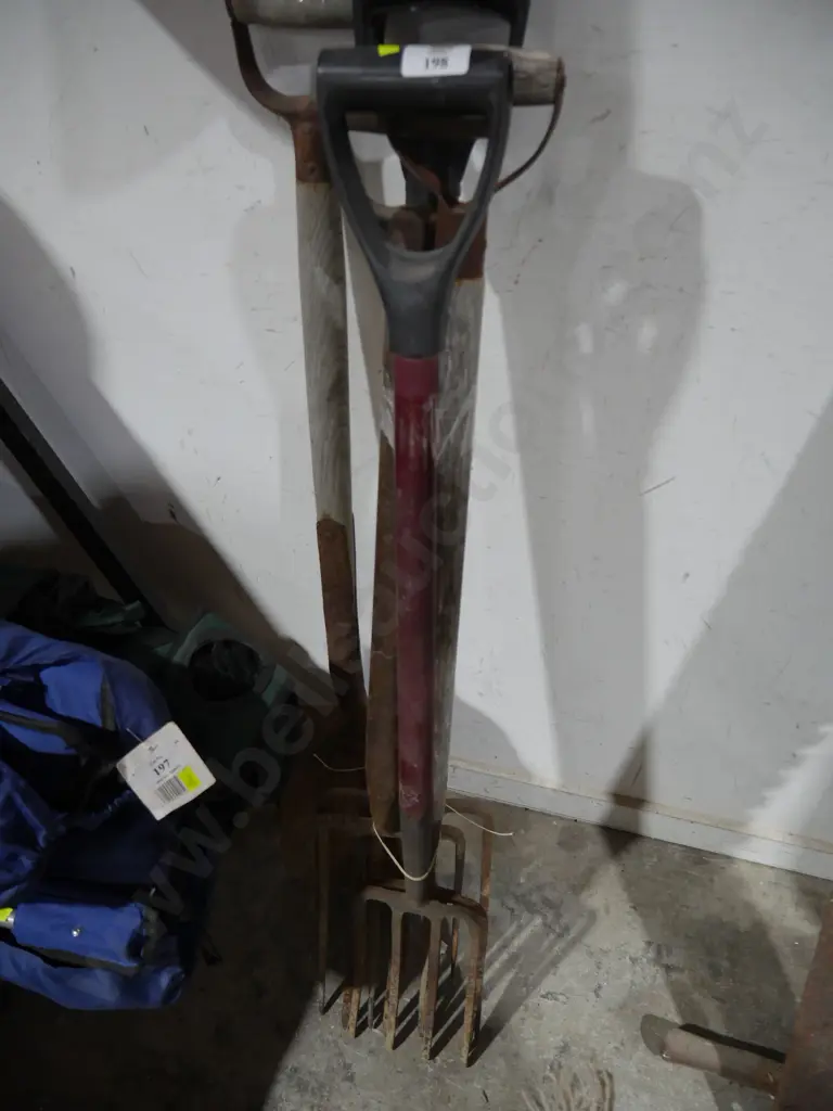 Spade and forks Image 1++