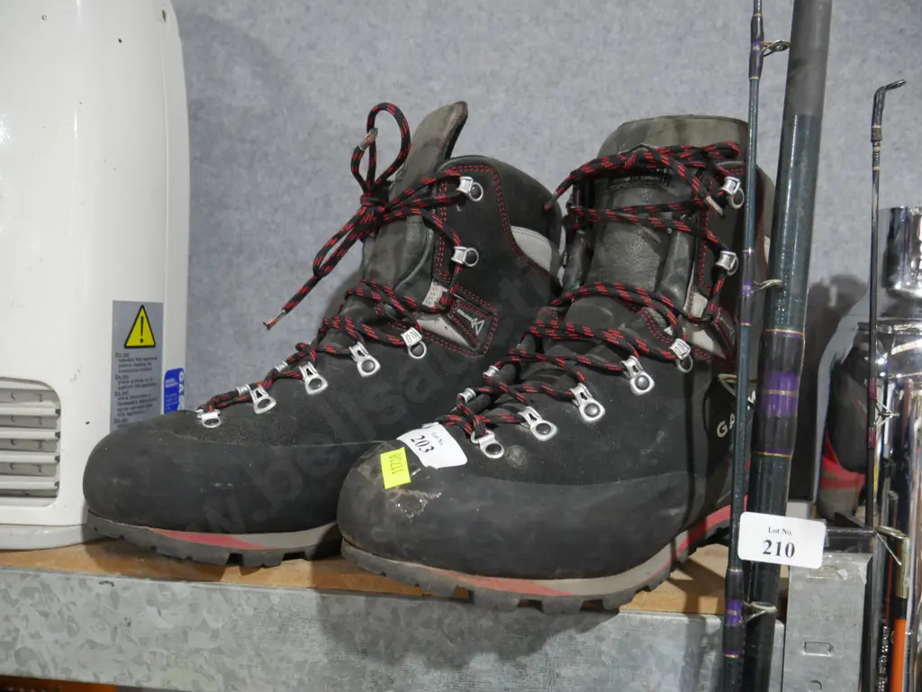 Garmont mountaineering boots size 11 US Image 1++