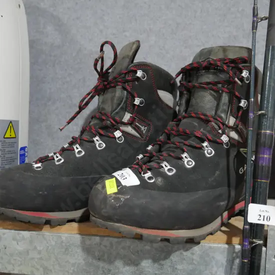 Garmont mountaineering boots size 11 US