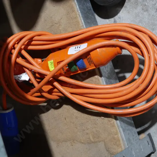 Caravan lead