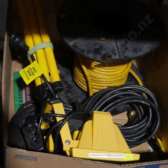 Extension leads, work light