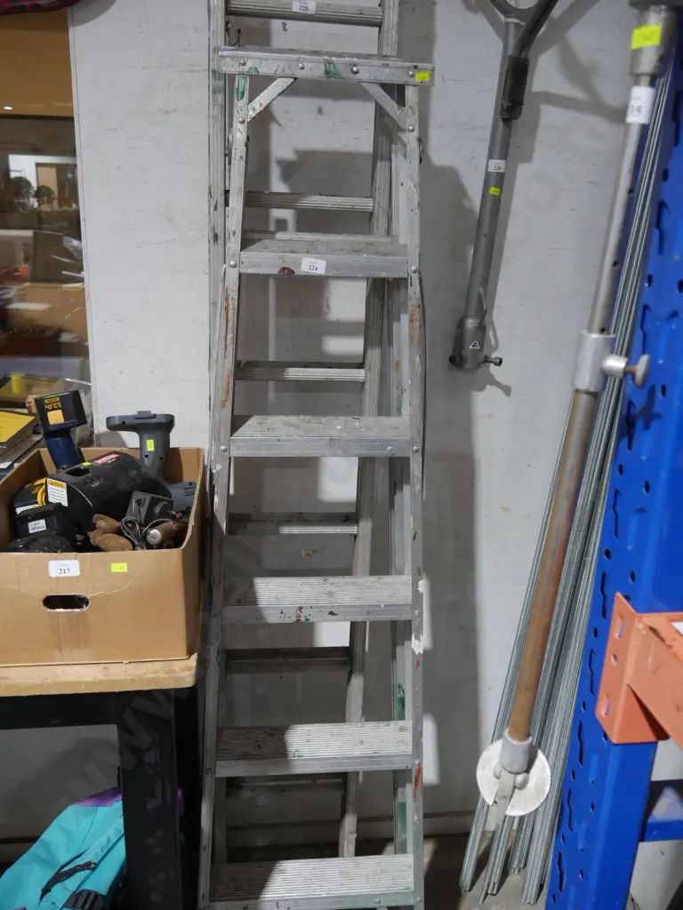 A-frame ladder Image 1++