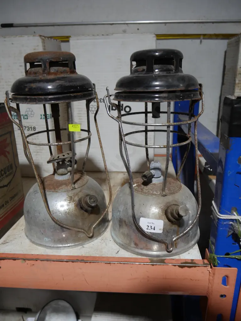2 lanterns - no glass Image 1++