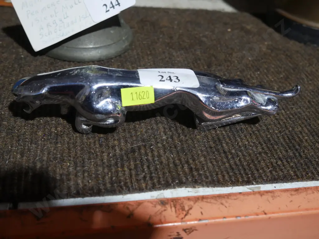 Jaguar car emblem Image 1++
