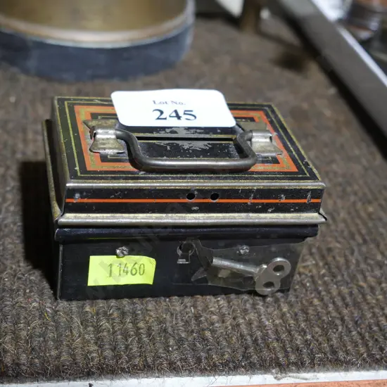 Small cash tin