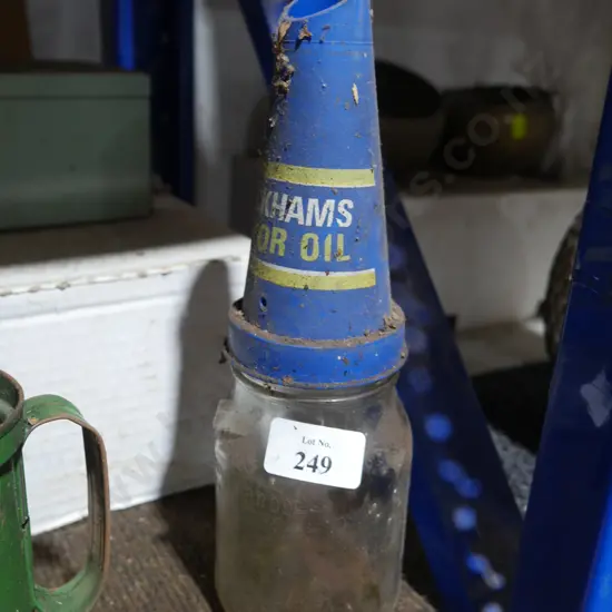 Oil pourer